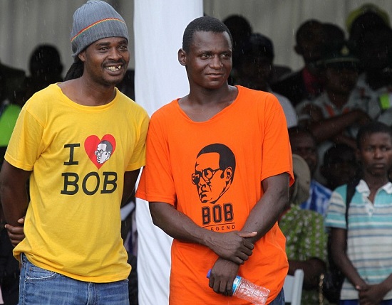 تولد رئیس جمهور 92 ساله با کیک 92 کیلوگرمی دردسرساز شد + عکس