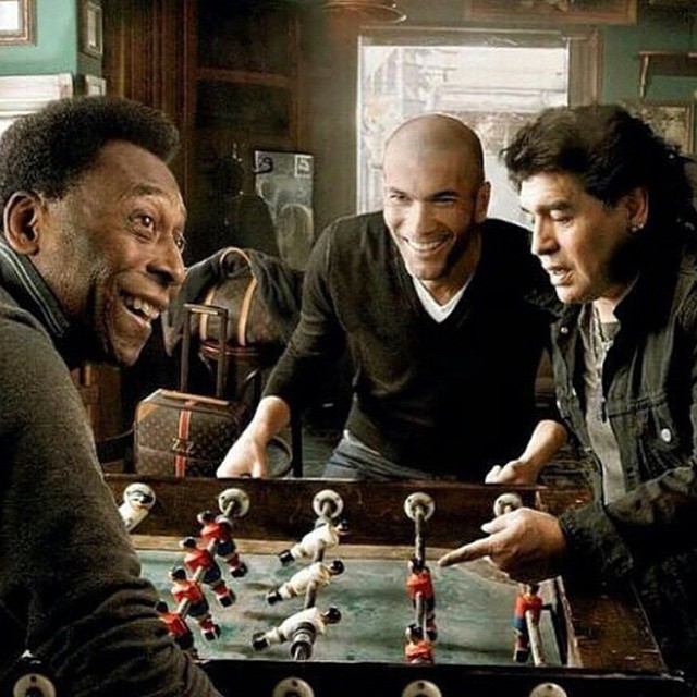 سرگرمی جالب اسطوره های فوتبال / عکس