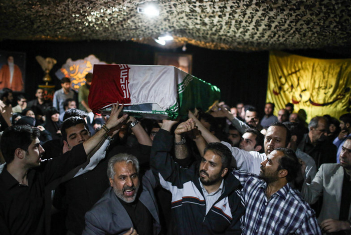 (تصاویر) وداع با پیکر شهید همدانی