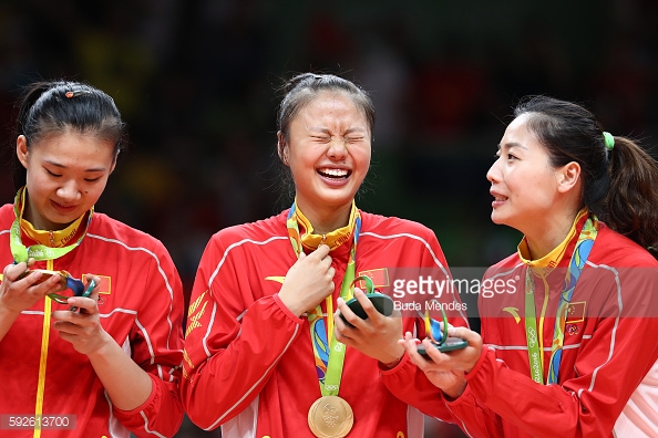 شادی عجیب بازیکنان تیم والیبال بانوان چین/عکس