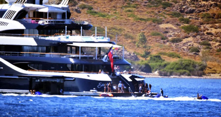 خوشگذرانی شاهزاده سعودی در ساحل بدروم (+عکس)