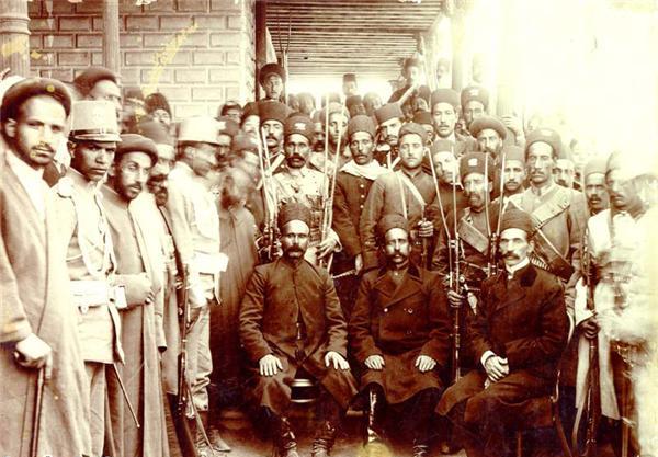 عکس/ستارخان و باقرخان در مهرآباد تهران