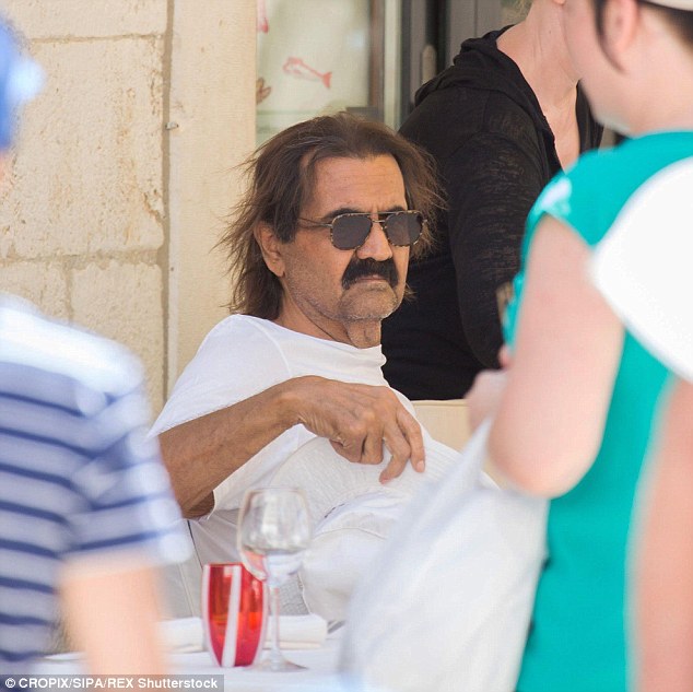 خوشگذرانی امیر سابق قطر در اروپا(+عکس)