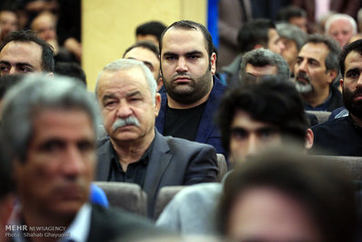 بهداد سلیمی قهرمان وزنه برداری کشورمان در مراسم ختم منصور پورحیدری.