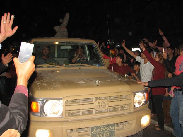 استقبال از پیشمرگه ها در ترکیه / یونیفرم آمریکایی بر تن بعضی پیشمرگه ها (+عکس)