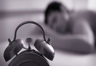 چگونه مشکل دیر بیدار شدن را حل کنیم؟