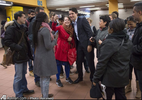 نخستین روز نخست وزیر منتخب کانادا پس از پیروزی: از گفت و گوی تلفنی با اوباما تا سلفی گرفتن با مردم در مترو (+عکس)