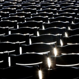 صندلی‌های ورزشگاه بیسبال