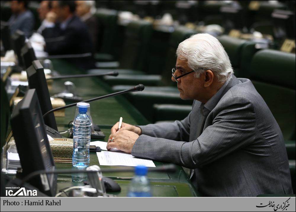 شغل جدید رئیس کل بانک مرکزی دولت احمدی نژاد/ عکس