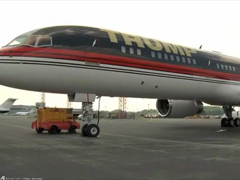 هواپیمای شخصی ترامپ . بویینگ 757 که ترامپ را به سراسر خانه های مجللش در ایالت های مختلف آمریکا می برد.از این هواپیما در یک سال گذشته کار زیادی کشیده شده است چون ترامپ با این هواپیما به سفرهای انتخاباتی زیادی می رود.