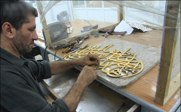 انجام مراحل پایانی ساخت درب ضریح جدید حرم حضرت عباس(ع) + تصاویر