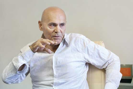 برای همین تیپ و سر تراشیده ممنوع الکار شدم +عکس