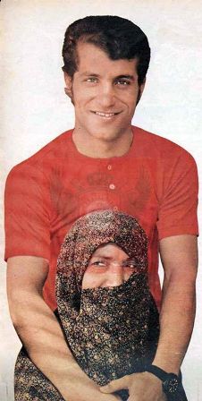 علي پروين در کنار عزيزترين آدم زندگي‌اش /عکس