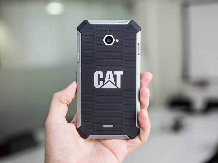 تولید اولین گوشی واقعا ضدضربه برای نظامیان+تصاویر