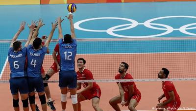 تیم ملی والیبال ایران برای نخستین بار در نیم قرن اخیر توانست جواز حضور در مسابقات المپیک را بگیرد. ملی‌پوشان ایران (پیراهن قرمز) در نخستین دیدار خود در چارچوب مسابقات المپیک ۲۰۱۶ ریو به مصاف آرژانتین رفتند و متحمل شکستی دور از انتظار شدند. 