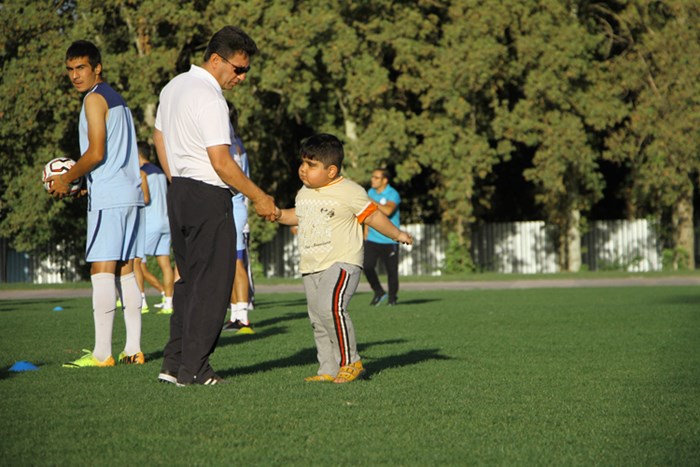 عکس/ کودکی که یخ قلعه‌نویی را آب کرد