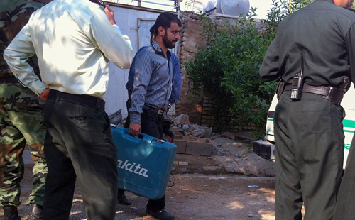 (تصاویر) پنهان‌کردن جسد برادر در چاه فاضلاب