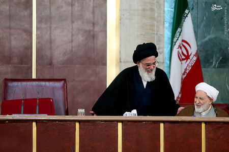 تعارف آیت الله شاهرودی به آیت الله یزدی برای نشستن بر صندلی ریاست مجلس خبرگان/عکس