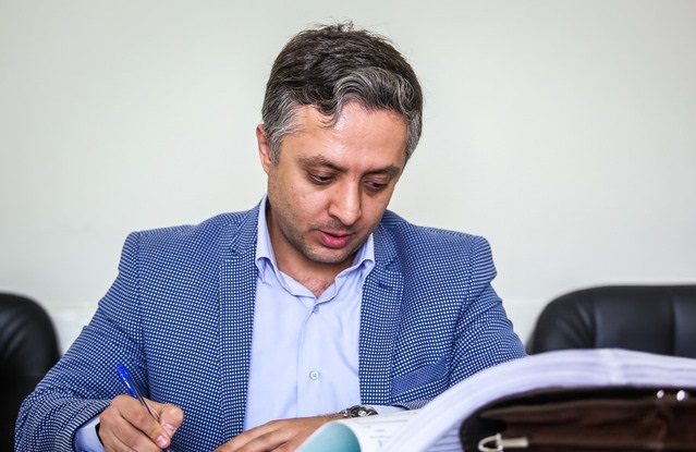 لحظه ابلاغ حکم اعدام بابک زنجانی به وکیلش/عکس