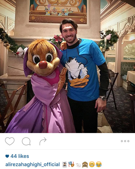 تیشترت جالب دروازه بان تیم ملی فوتبال ایران/عکس