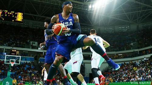 کارملو آنتونی (آمریکا)/ کارملو آنتونی، بسکتبالیست معروف آمریکا که به همراه تیم ملی این کشور قهرمان المپیک ۲۰۱۶ ریو شد نیز با نزدیک به ۳۱ میلیون دلار در جمع پردرآمدترین ستارگان المپیک قرار دارد. البته بخش بزرگ درآمد او از طریق حقوقی تأمین می‌شود که از باشگاهش، نیویوک نیکس در لیگ بسکتبال آمریکا می‌گیرد. 