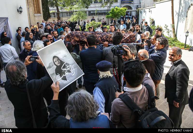 تشییع پیکر ثریا حکمت