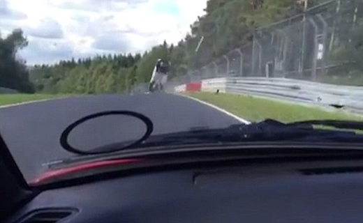 نجات معجزه آسای راننده پس از وازگون شدن+ تصاویر