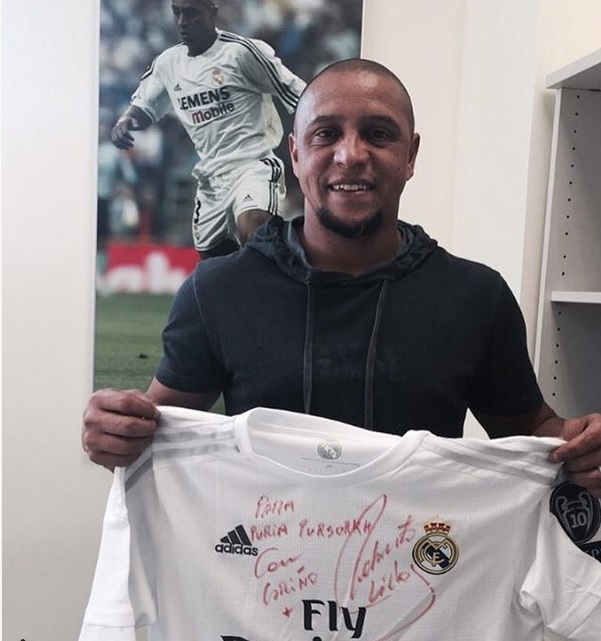 کادوی اسطوره رئال مادرید برای پوریا پورسرخ/ عکس