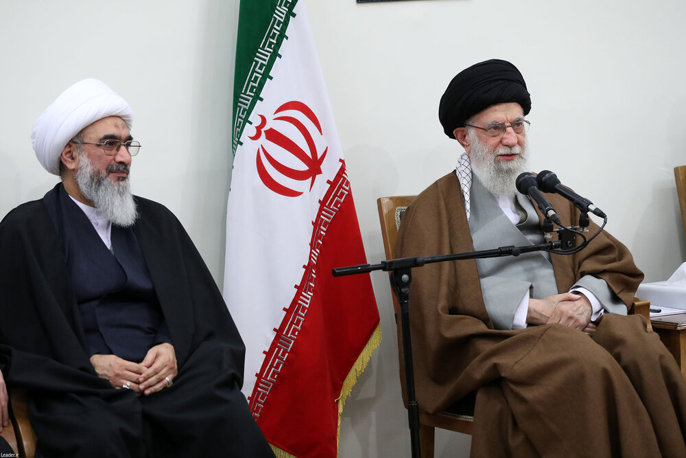 تصاویر / دیدار اعضای ستاد کنگره دو هزار شهید استان بوشهر با رهبر انقلاب