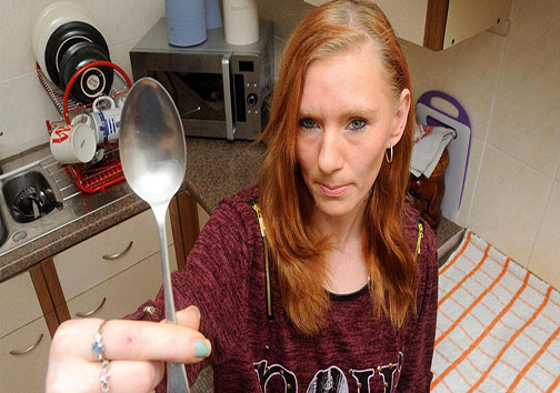 زنی که ارواح رهایش نمی کنند! + تصاویر