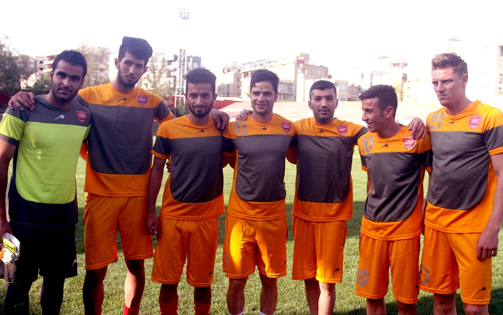 چشمان غیرعادی،پف کرده و قرمز بازیکن جدیدپرسپولیس/عکس