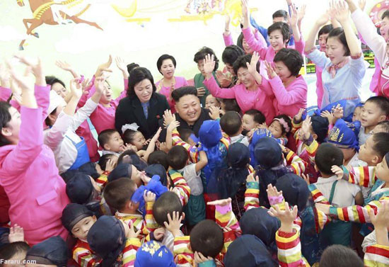 کیم‌جونگ‌اون در میان کودکان یتیم