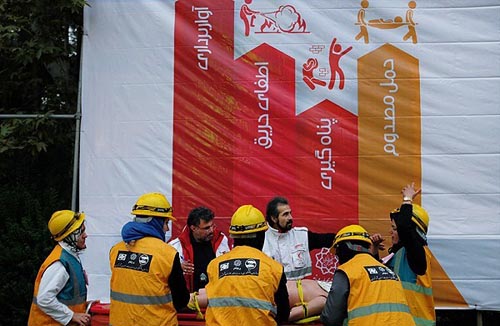 (تصاویر) مسابقه زنان امداد و نجات در تهران