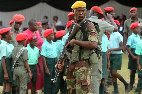 تولد رئیس جمهور 92 ساله با کیک 92 کیلوگرمی دردسرساز شد + عکس