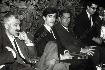  از چپ: جلال آل احمد،مهدی آل احمد و شمس آل احمد دریکی از مجالس فامیلی 