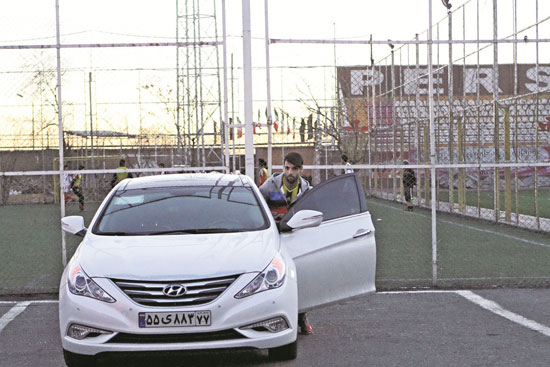 عکس: خودرو لوکس مهاجم پرسپولیس