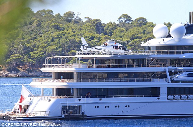 خوشگذرانی امیر سابق قطر در اروپا(+عکس)