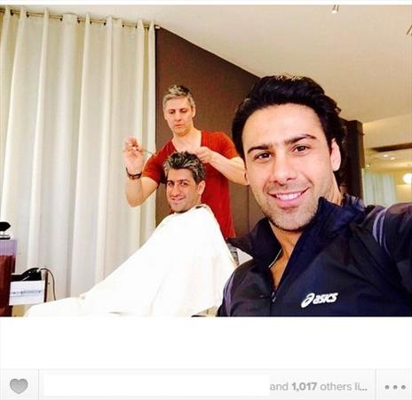 عکس/ فرهاد مجیدی و برادرش در آرایشگاه!