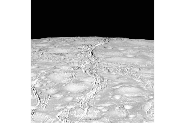 تصاویر تماشایی از قمر یخی زحل