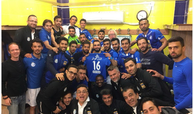 تقدیم فینالیست شدن استقلال به مهدی قائدی + عکس