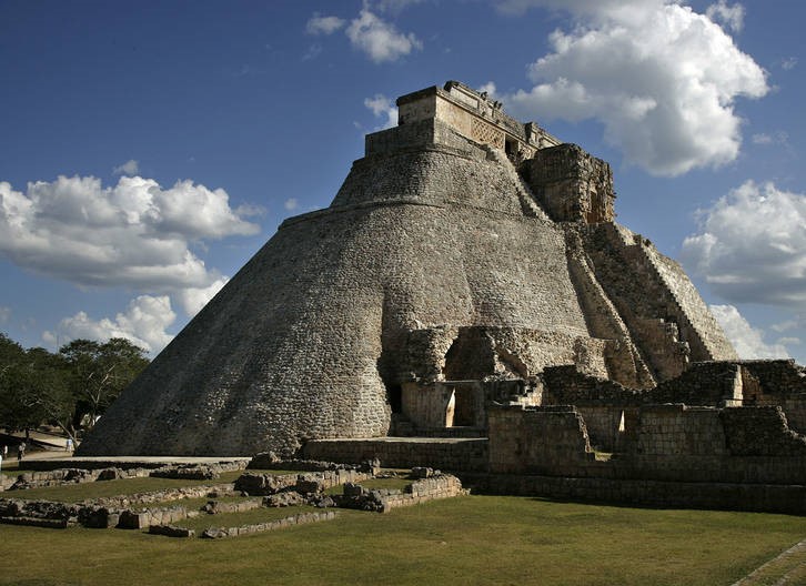 پایگاه تحلیلی خبری نامه نیوز