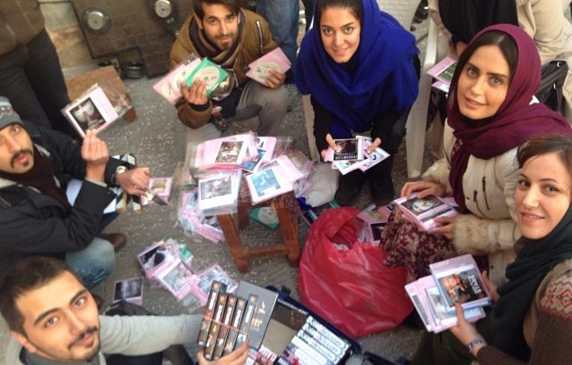 عکس/ خرید النازشاکردوست از دستفروشان