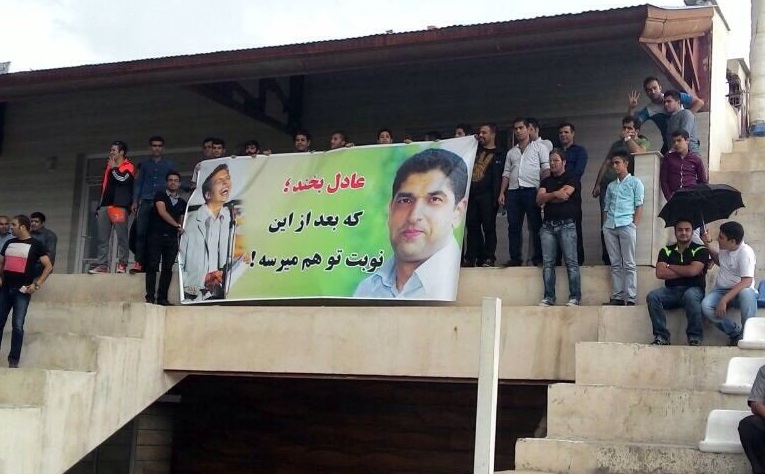 واکنش قلعه نویی به نصب بنرهای ضد فردوسی‌پور در تمرین استقلال + عکس