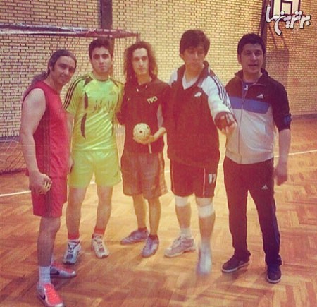 مرتضی پاشایی و مازیار فلاحی در حال سپک تاکرا بازی کردن/ عکس