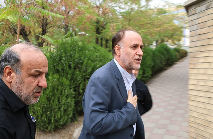 (تصاویر) گریه رضایی در سوگ سردار همدانی