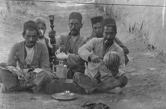 پیک نیک به سبک و سیاق قاجاری/عکس