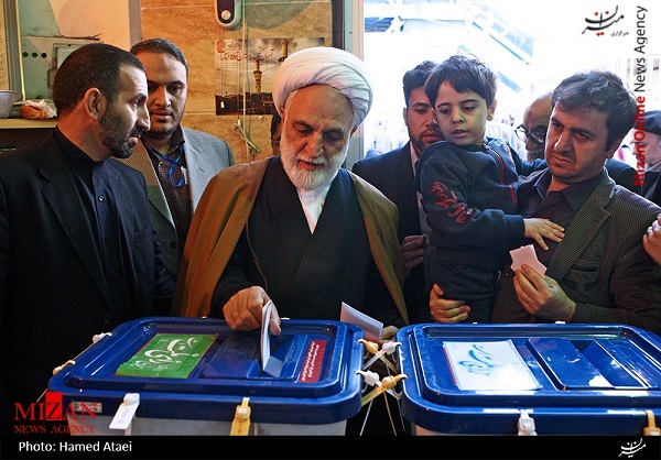 معاون اول قوه قضائیه رای خود را به صندوق انداخت