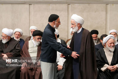 دیدار مسئولان و کارگزاران نظام با رهبر معظم انقلاب اسلامی در بیست و سومین روز از ماه مبارک رمضان، سران قوا، مسئولان و کارگزاران نظام، جمعی از مدیران ارشد دستگاه‌های مختلف، نمایندگان مجلس شورای اسلامی، مسئولان سابق و فعالان اجتماعی و فرهنگی، عصر امروز چهار