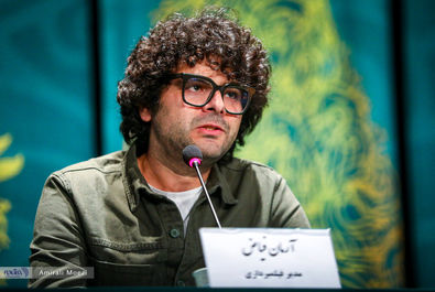 صبحانه با زرافه‌ها