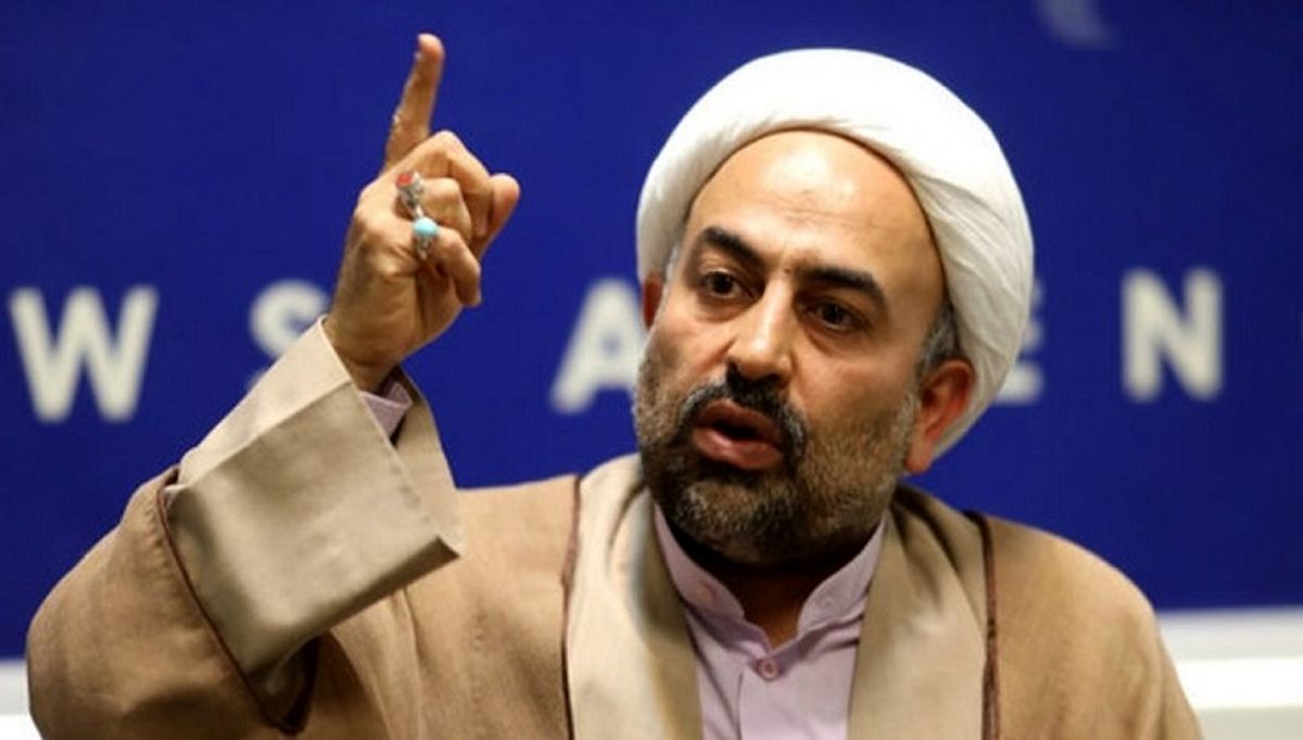 روحانی معروف: در صداوسیما با ریش و چفیه راه خود را باز میکنند